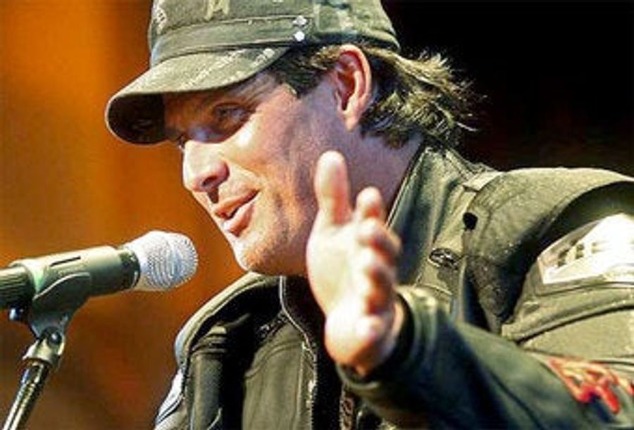 Jose Canseco Just Keeps Right On Blabbing