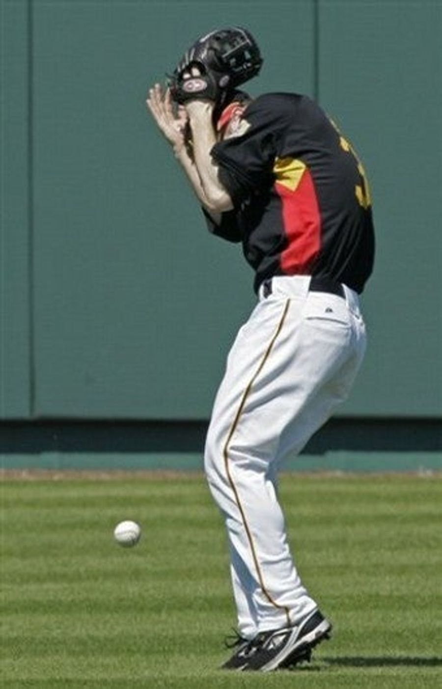 Egghead Scientists Will Teach You How To Catch A Fly Ball