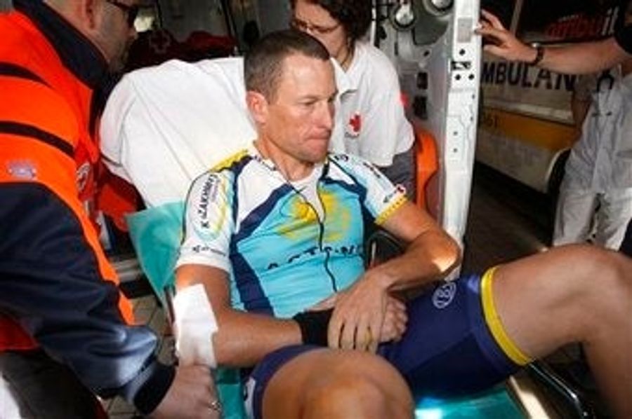 Lance Armstrong Out Of Commission, Twitter Still Functional