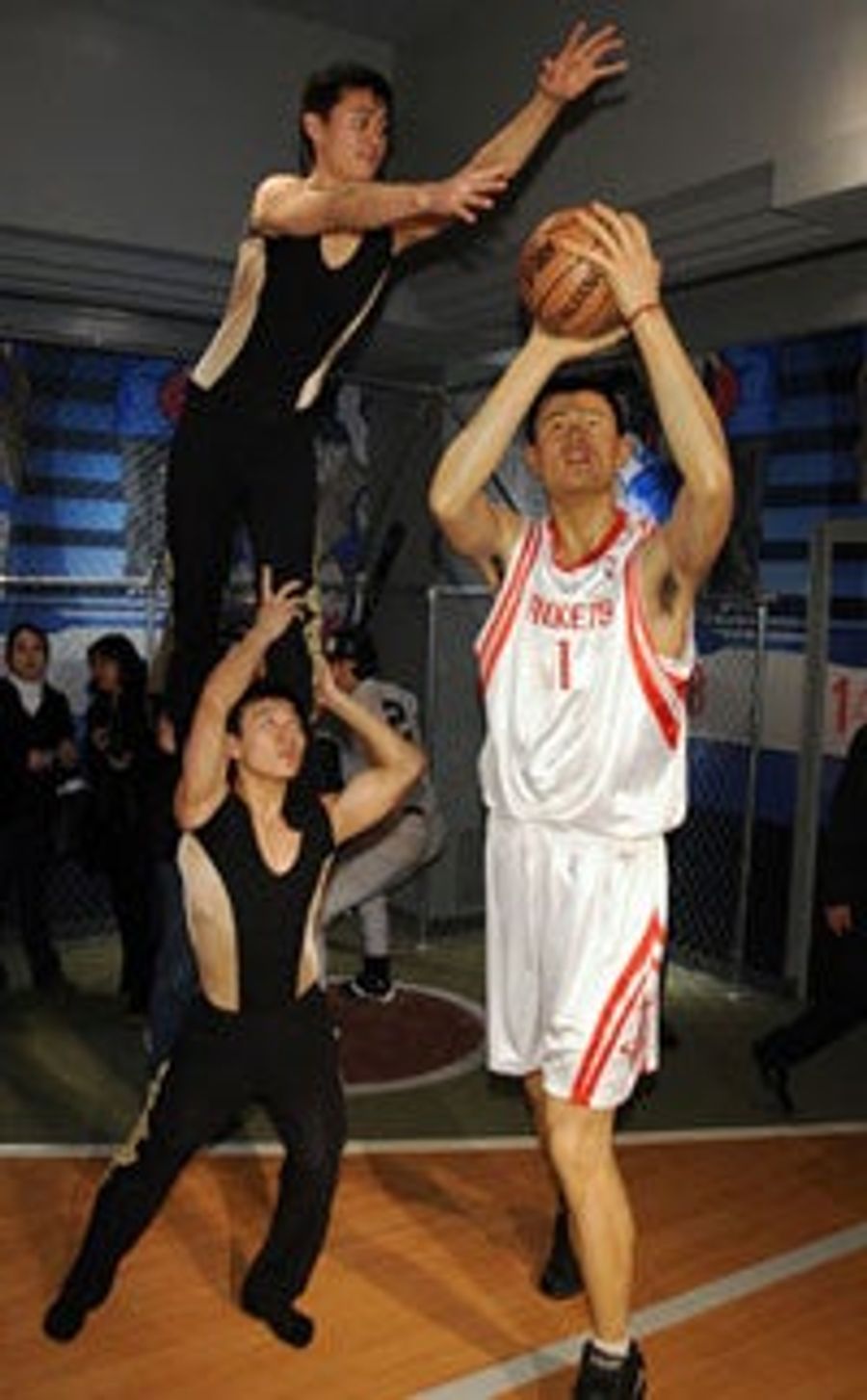 Yao Ming Sculpture More Lifelike Than The Real Thing