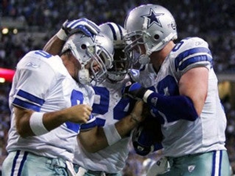 Man Claims A Dallas Cowboy Went Down On Him
