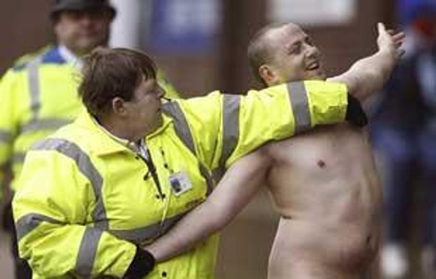 Streaker Fail: This Should About End This Activity, One Hopes