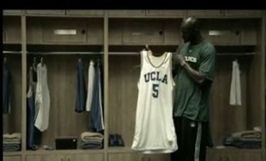 Kevin Garnett Breaks Into UCLA Locker Room, Rustles Through Their Stuff