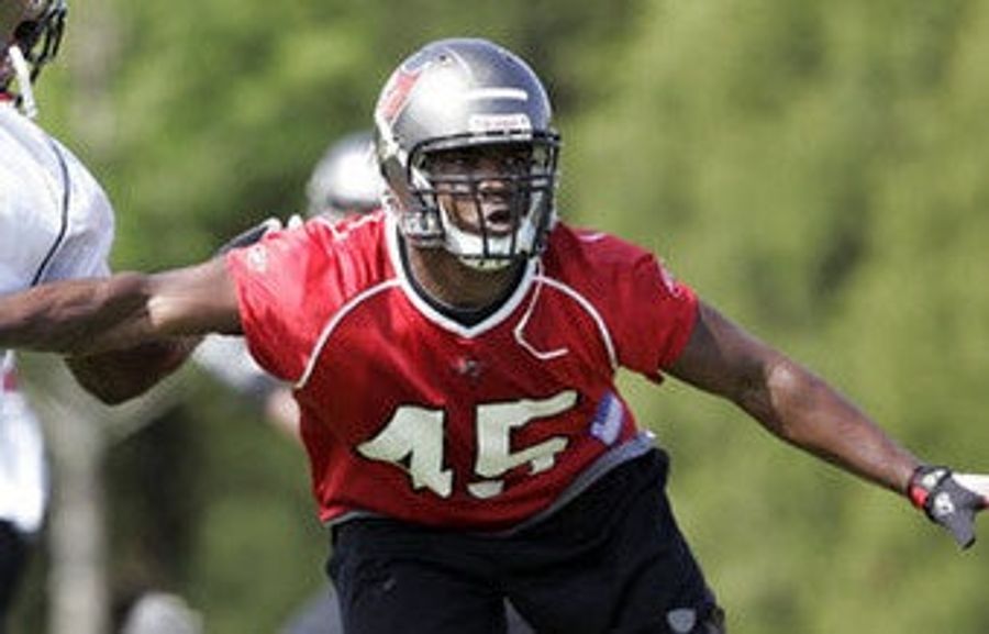 Geno Hayes Will Wear His Helmet From Now On
