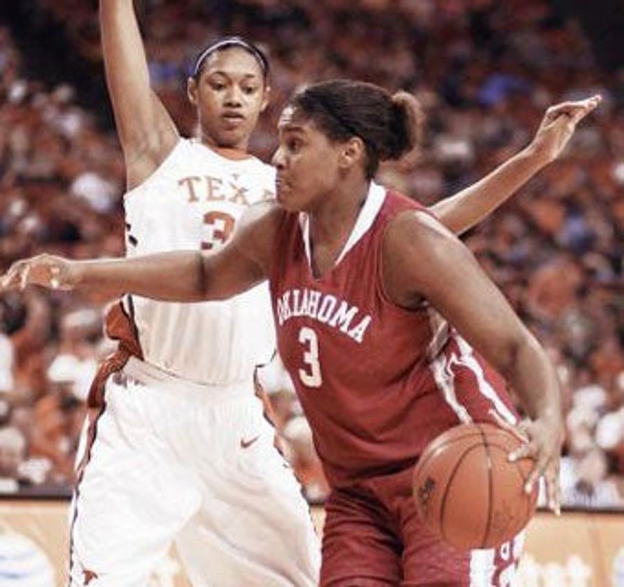 Courtney Paris Bets Her Scholarship On A National Title