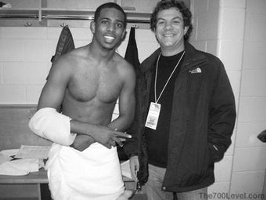 Chris Paul Enjoys Some Ween