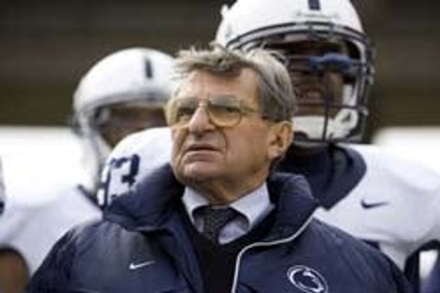 Joe Paterno Continues To Age In Reverse