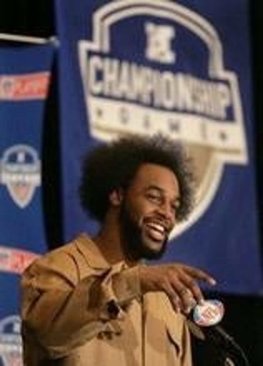 Dim-Witted Donovan McNabb Sick Of Talking About Dim-Wittedness