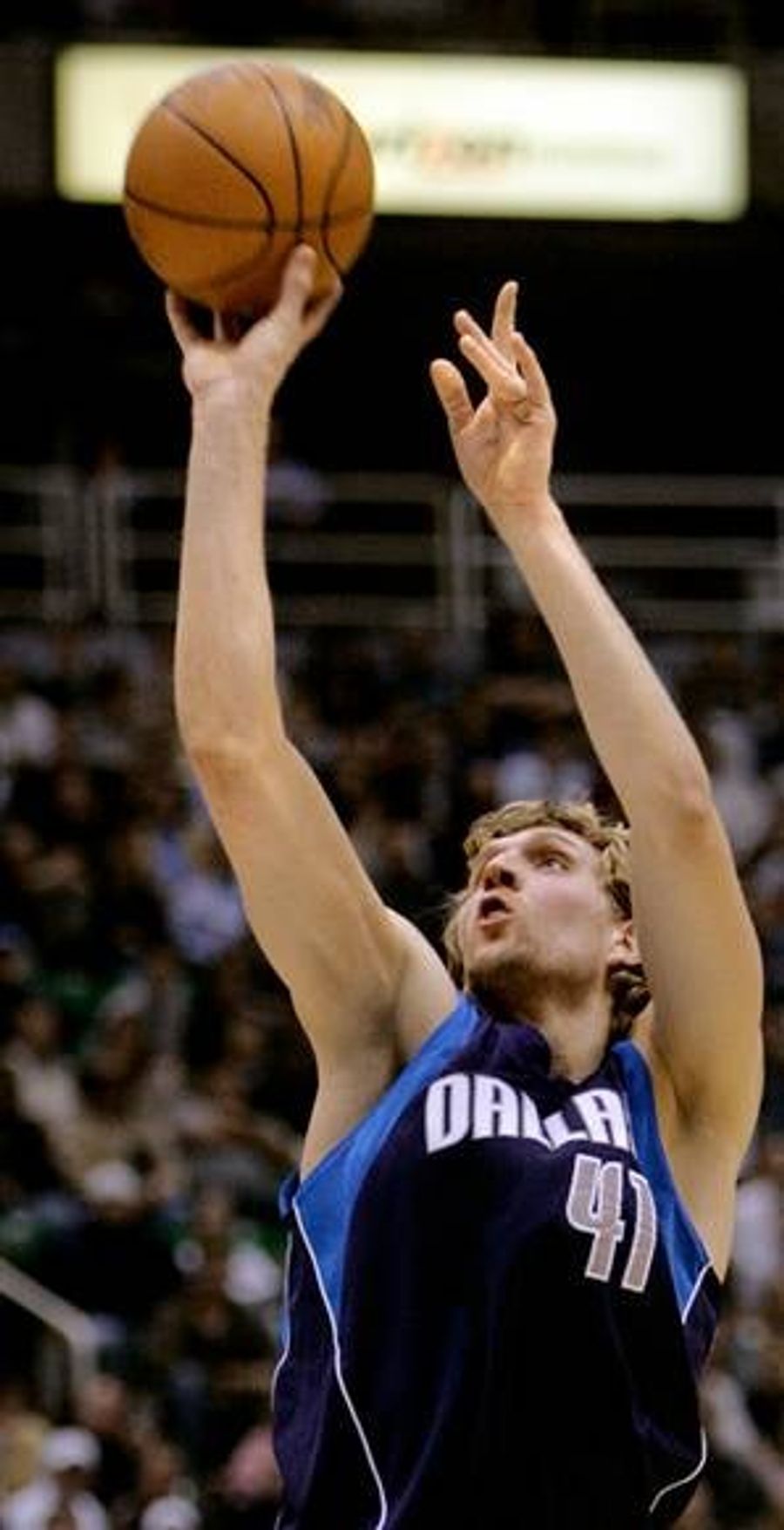 NBA Roundup: Acht Du Lieber! Mavs On A Tear