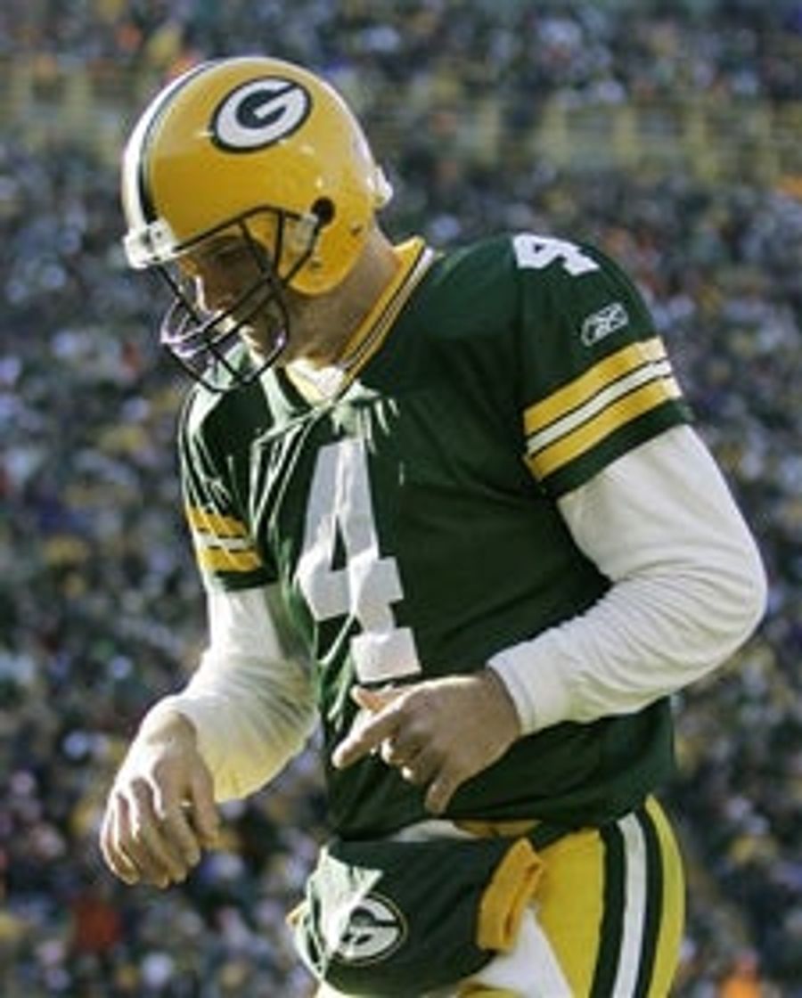 Your Last Night Of MNF Brett Favre Backrubbing