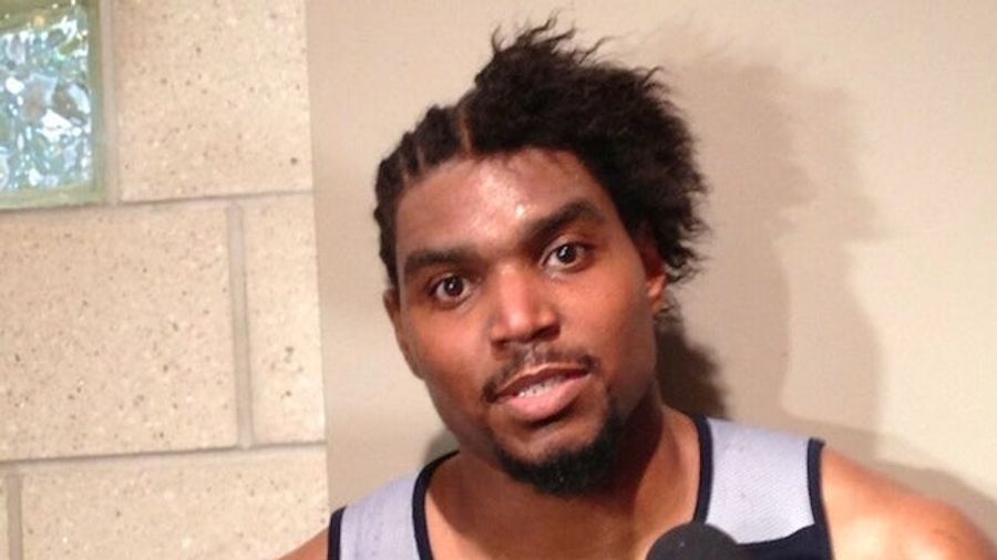 Andrew Bynum&#39;s Hair Is Just All Fucked Up Now