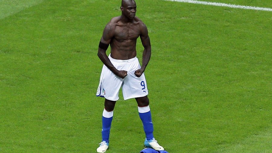 Mario Balotelli Does Thing