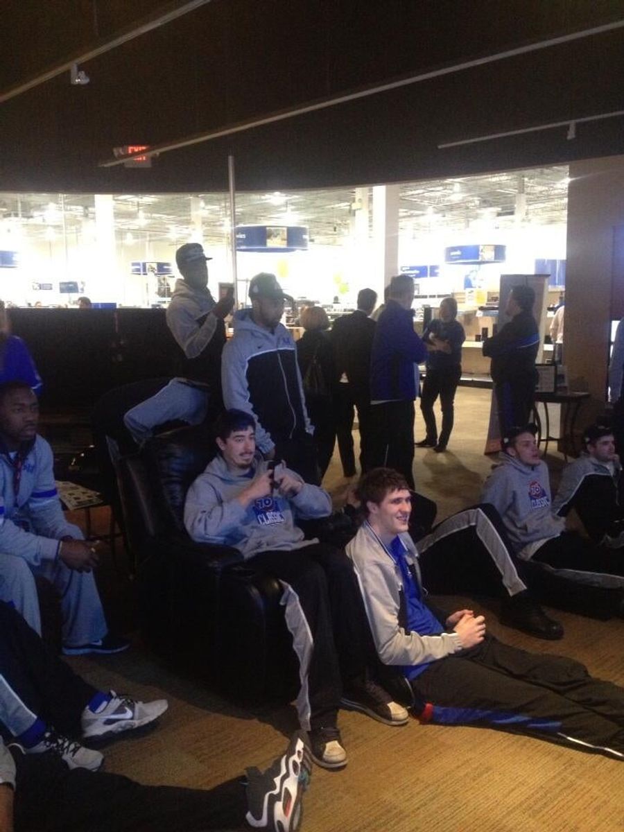 St. Louis Hit Traffic On The Way To Airport, So They&#39;re Watching The Selection Show From A Best Buy In Jersey