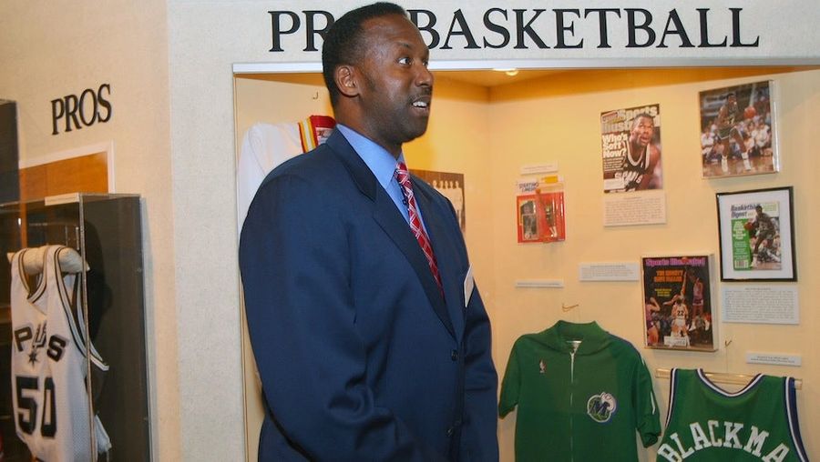 NFL Player Sues Rolando Blackman For Running An Alleged African Gold Scam