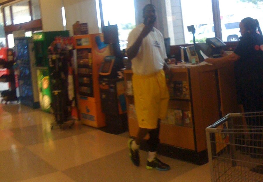 JaMarcus Russell Cashed A Personal Check At A Grocery Store In San Diego Yesterday