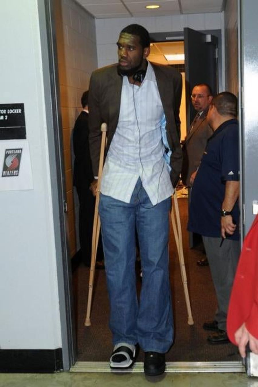 Greg Oden Undergoes Knee Surgery, Sun Rises In East