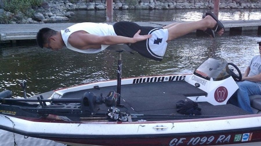 Jeremy Lin Dominates Other NBA Players In Planking