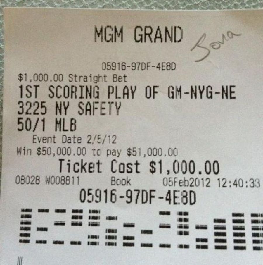 Lucky Psychopath Wins $50,000 On Tom Brady's Safety