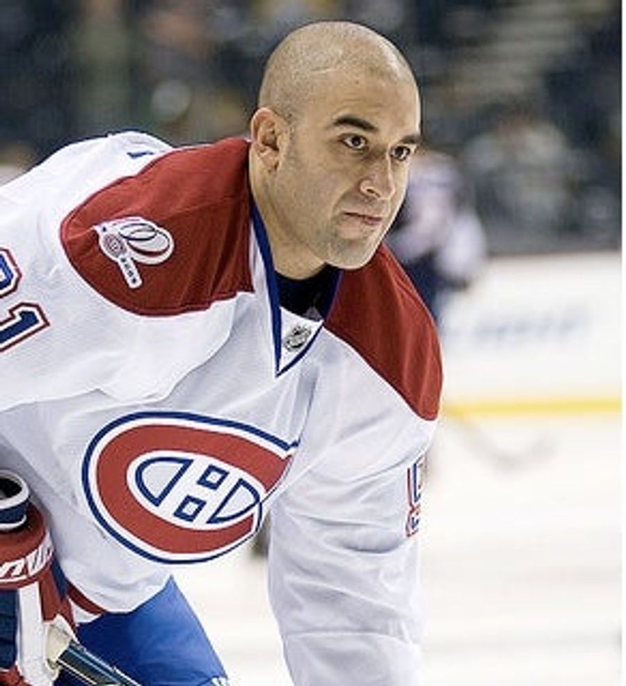 Scott Gomez Has Gone A Full Calendar Year Without Scoring A Goal, And Habs Fans Have Special Plans For Mocking Him