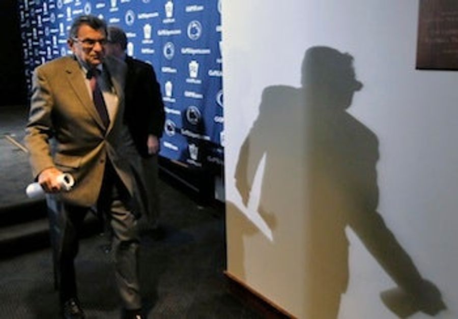 CBS Fires The Guy Who Reported Joe Paterno&#39;s Death Before It Happened