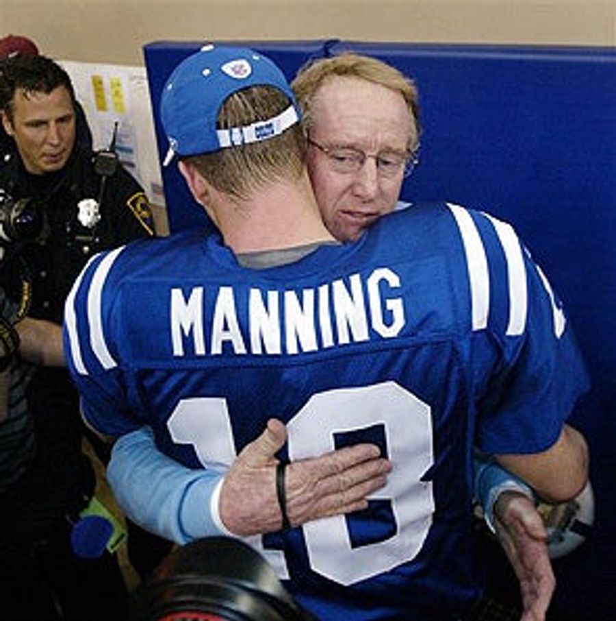 Peyton Manning&#39;s Dad, Agent Deny Rob Lowe&#39;s Exclusive Report About Peyton Manning&#39;s Retirement