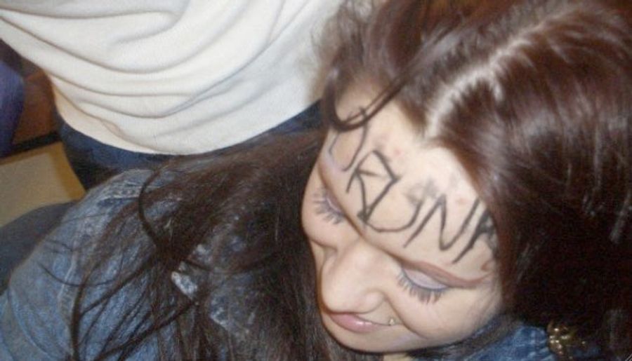 Drunk Chick Punches Cab Driver, Plays &quot;American With Disabilities&quot; Card