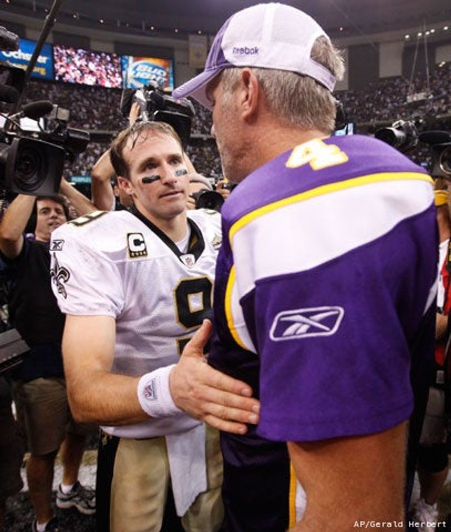 Brett Favre Is Now Texting Drew Brees