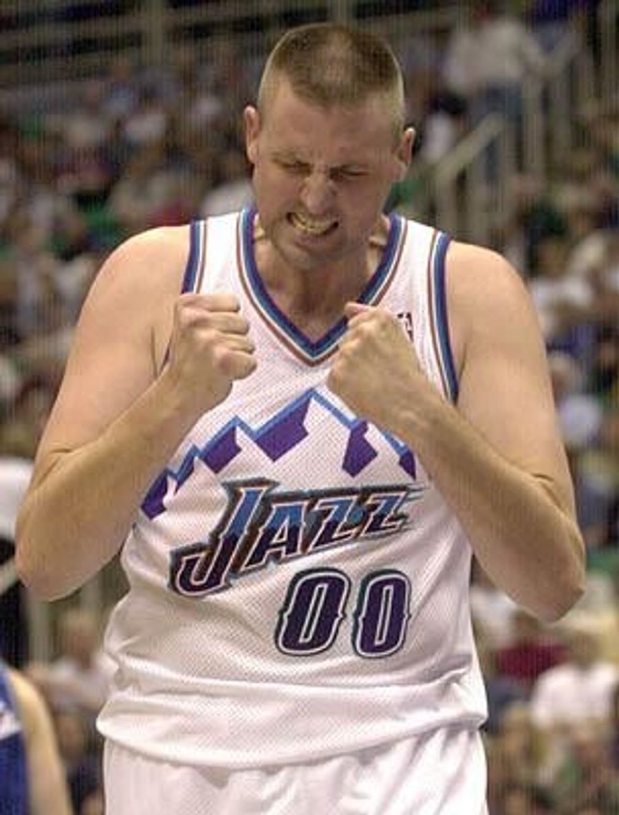 Break Out The Flat Top: Greg Ostertag Is Making A Comeback In The D-League