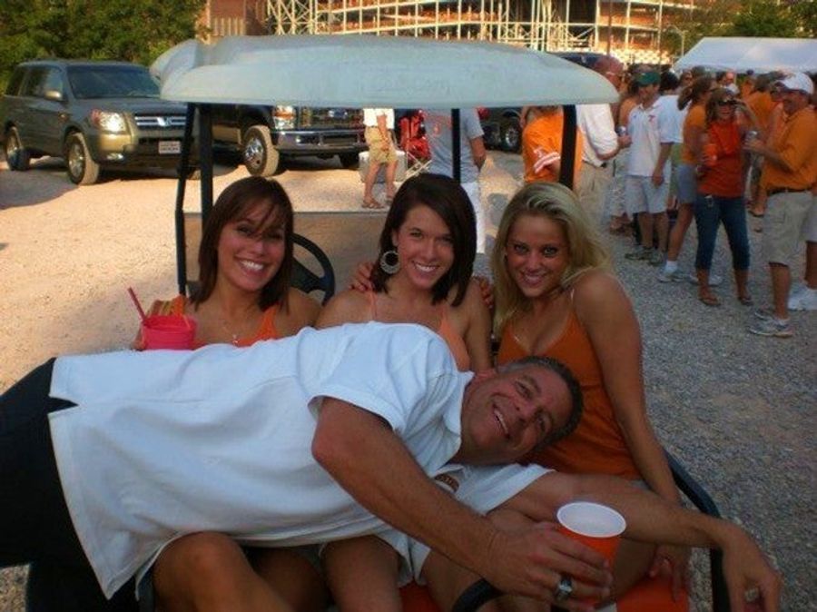 Recruit Says Bruce Pearl Sent A Beautiful Girl To Tell Him To Attend Tennessee