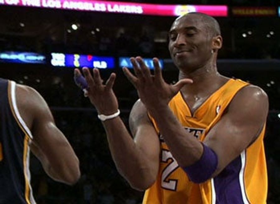 Chris Paul Will Reportedly Not Go To The Lakers In A Three-Team Trade