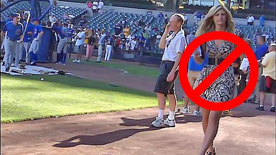 MLB Issues Media Dress Code, Ending Long Tradition Of Interviews Conducted By A Shirtless Buster Olney
