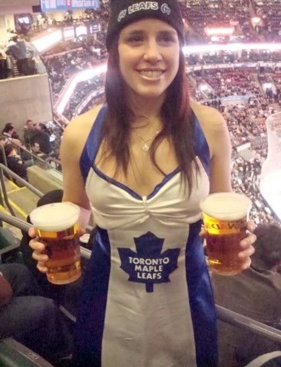 The Hockey Jersey Dress Is The Perfect Holiday Gift For A Future Ex-Girlfriend