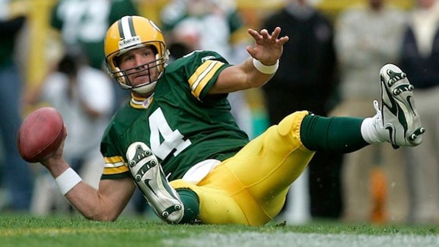 Brett Favre Would Answer The Phone If The Bears Called, According To Lamest Scoop Ever