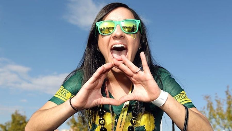 When Oregon Fans Make The "O" Symbol, They're Screaming "Vagina" In American Sign Language, <em>New York Times</em> Reports