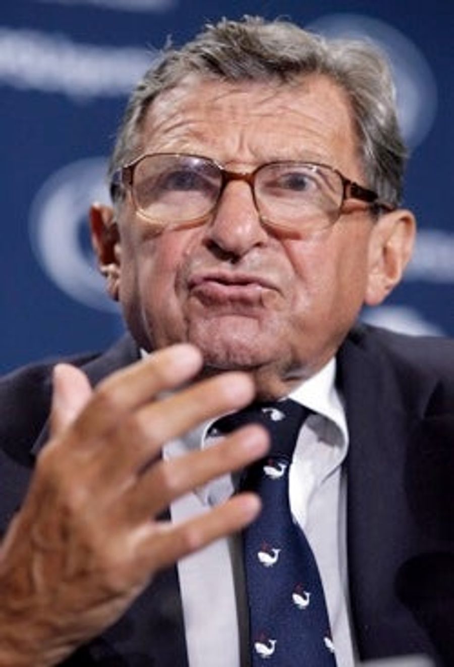 Joe Paterno Has &quot;A Treatable Form Of Lung Cancer&quot;