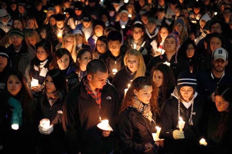LaVar Arrington Speaks At Penn State Candlelight Vigil