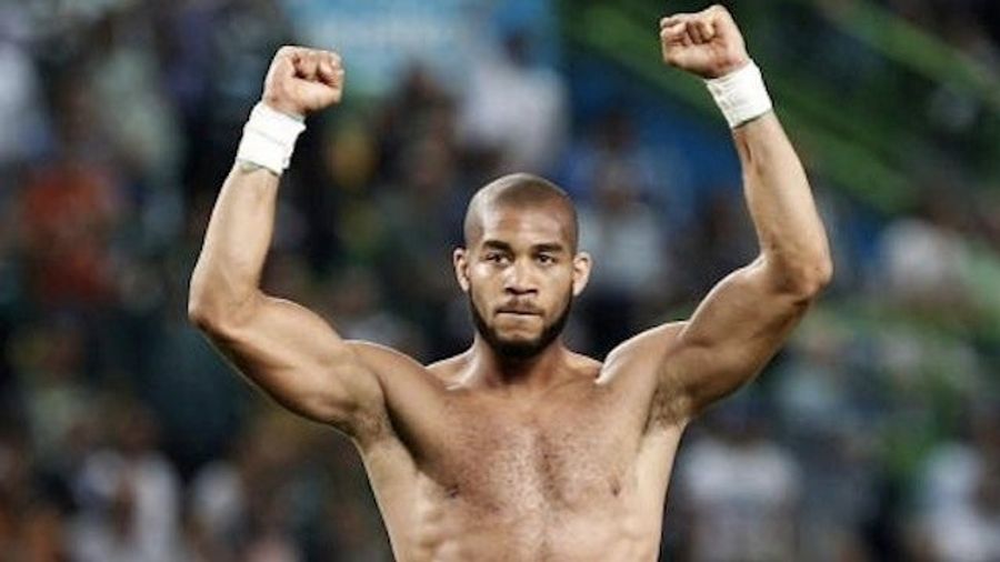 Zlatan Ibrahimovic Admits To Catching A Beating From Oguchi Onyewu