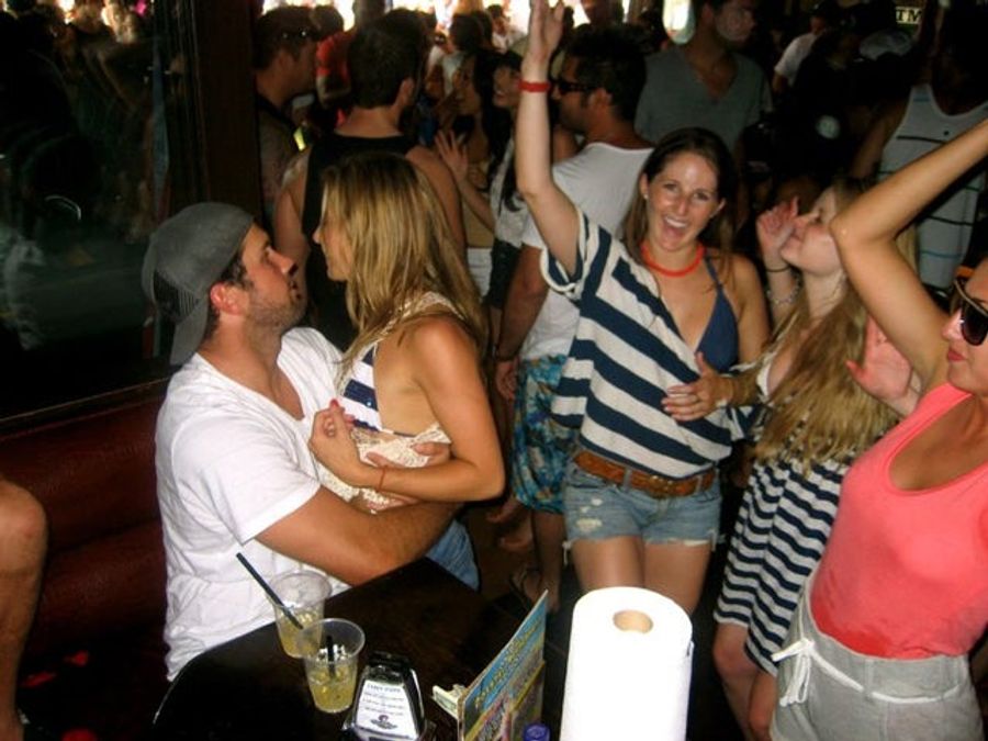 Hey Look, More Photos Of Matt Leinart Hanging Out With Party Girls!
