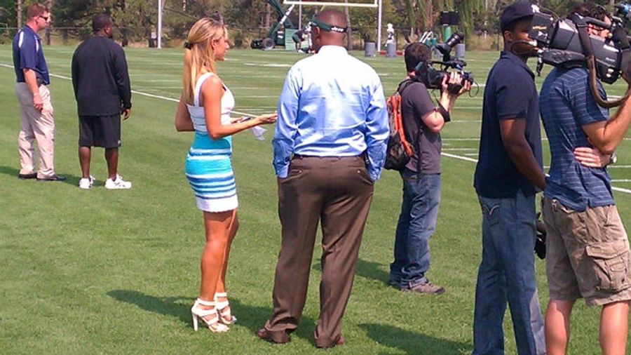 Ines Sainz Showed Up To Jets Practice Today In Four-Inch Heels And An Azure Cocktail Dress