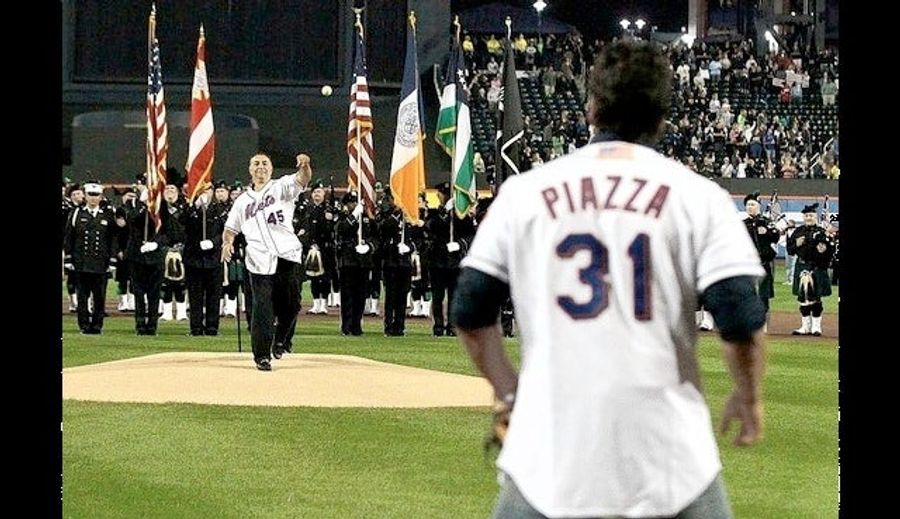 MLB Physically Took FDNY And NYPD Caps From The Mets To Keep Them From Wearing Them Last Night