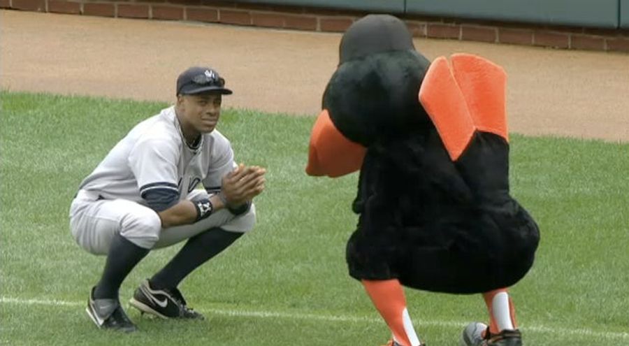 Curtis Granderson And The Orioles's Mascot Shared A Moment This Afternoon