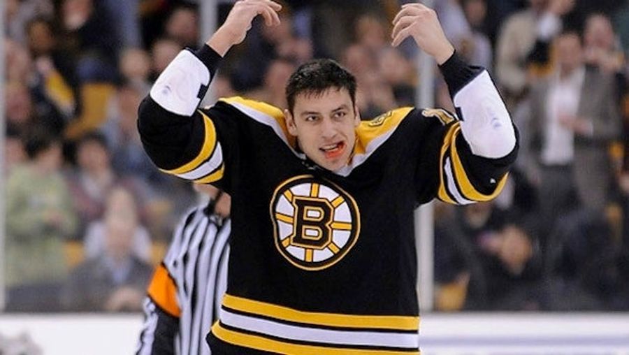 Milan Lucic To Cop Questioning Him About A Fight With His Girlfriend: &quot;Do You Know Who I Am?&quot;