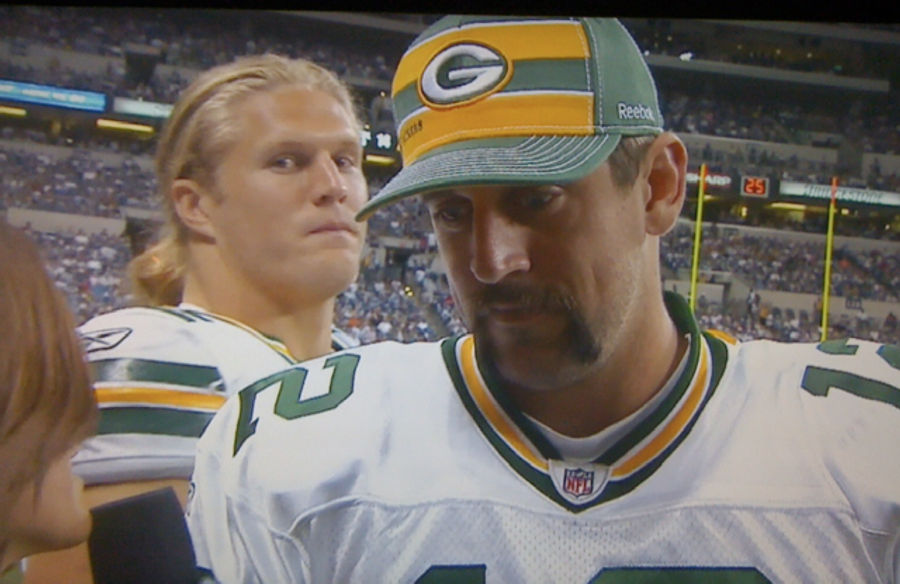 Let&#39;s Hear It For The Guy Who Forwent Fantasy Draft Picks To Share This Aaron Rodgers Photobomb Shot
