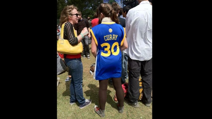 Lady In Steph Curry Jersey And Leggings At Outside Lands Gives Us Our First Floopster Of The Season