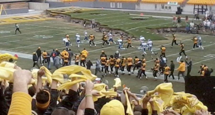 This Is What It Looked Like When Heinz Field Became The Home Of The Gotham Rogues