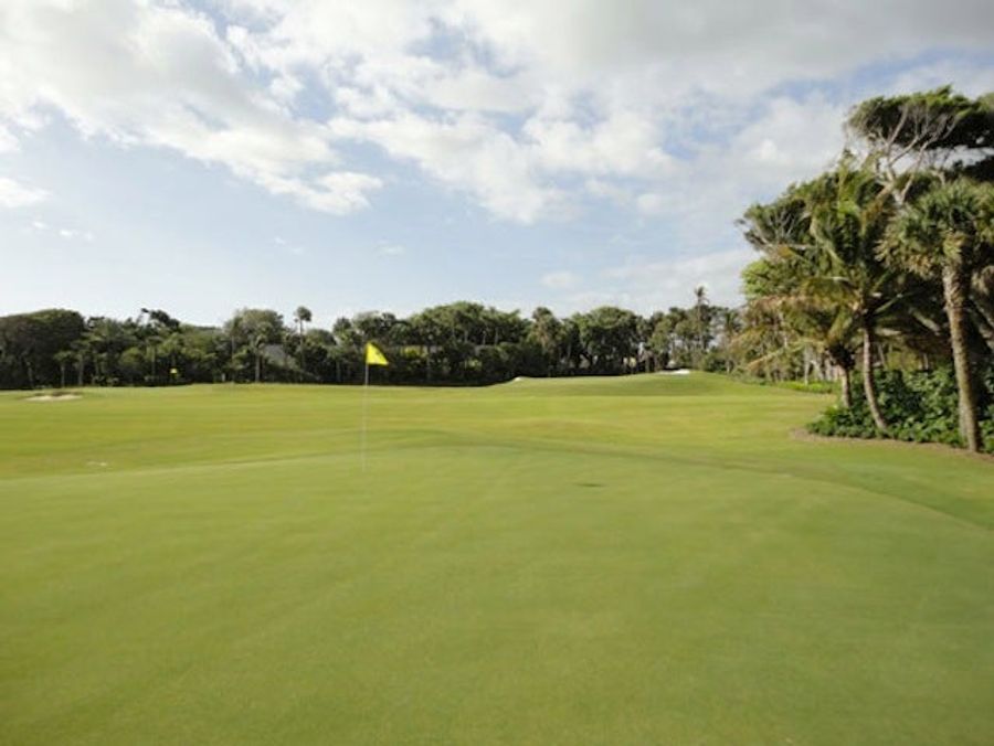 Tiger Woods's Backyard Practice Facility Is Nicer Than Most Golf Courses