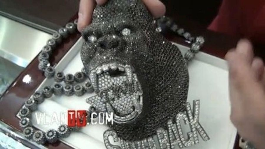 Trent Williams Will Soon Be Wearing A $150,000 Silverback Gorilla Chain In The Club