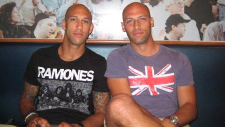 Radio Broadcaster Who Looks Freakishly Like Tim Howard Bumps Into Tim Howard