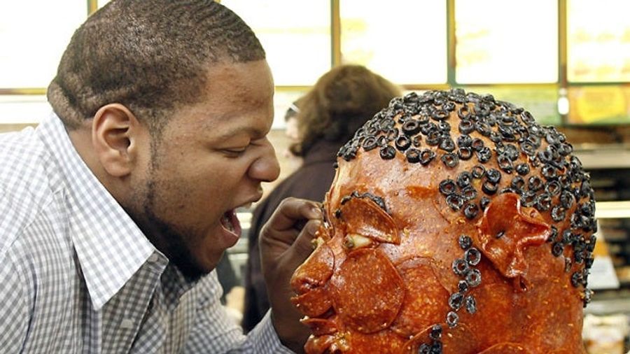 Suh Eats Own Face