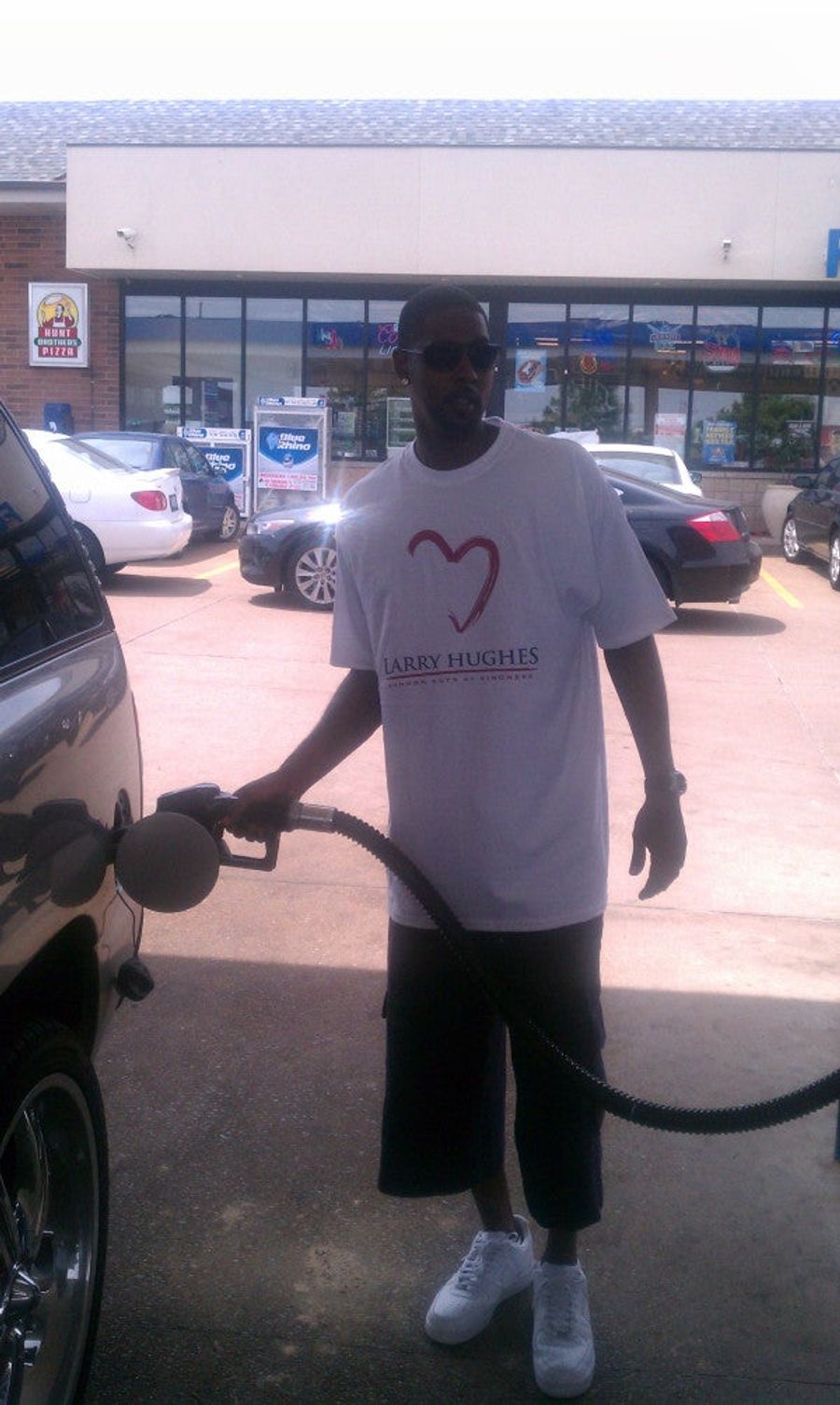 Former Cavalier/Wizard Larry Hughes May Have Pumped Your Gas Yesterday